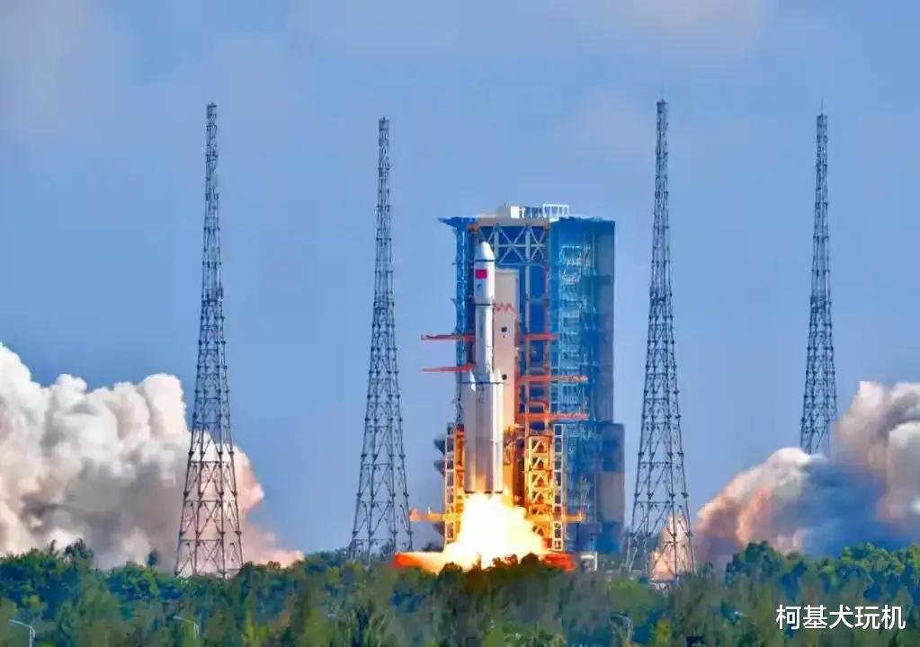 航天员 宇航员刚返回地球，天舟三号货运飞船发射成功