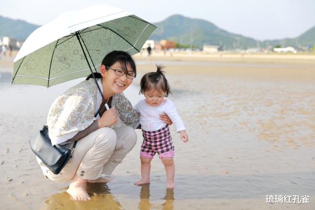 琉璃红孔雀|二婚男为了前妻怒斥现任妻子：她是孩子亲妈，你要客气些