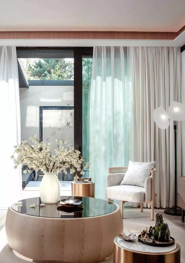 窗帘选择“一丑毁所有”，现在都流行这么装，很棒的设计！