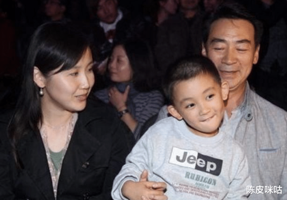 陈皮咪咕 盘点老来得子的男明星，有人豪掷5亿宠女，有人为了养家不敢退休