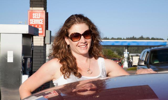 曹利雄说汽车 在加油站上班，一个月一两千，休息四天，为什么还有人抢着干？