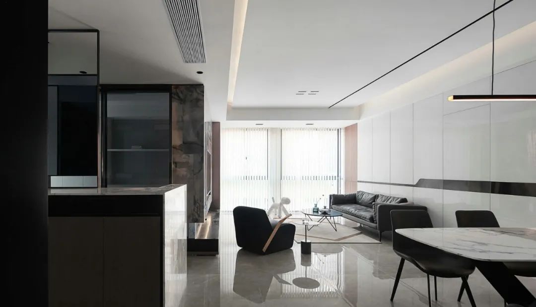 黑白灰+大理石：他家完美演绎都市里的极简生活！