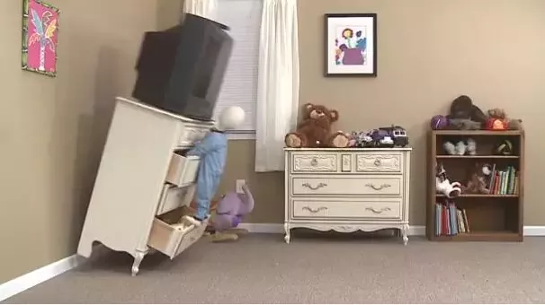 这也太吓人了，家里有小孩的装修时必看！