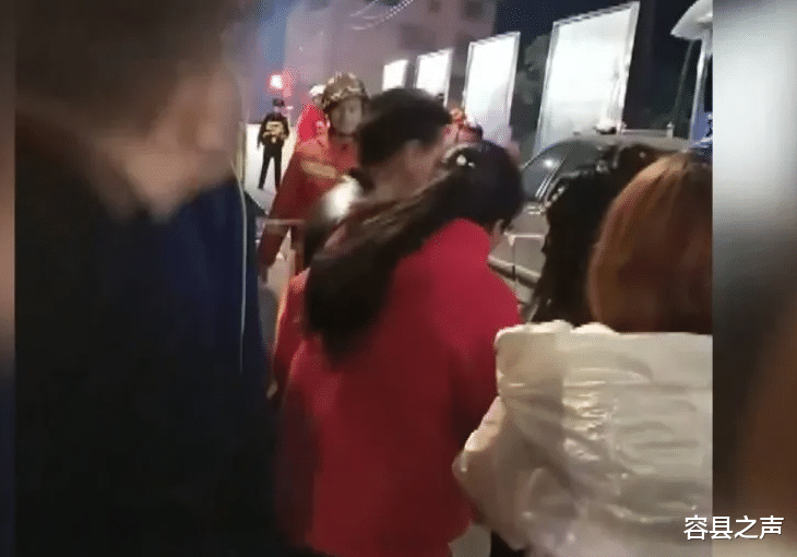 容县之声 广西一女子从桥上跳下，不幸身亡