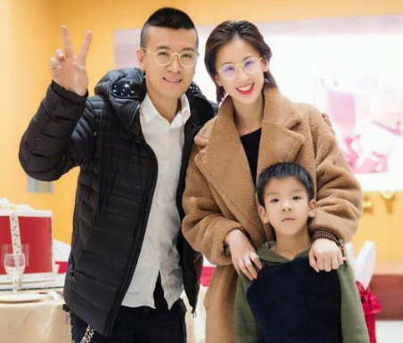 黎姿|黎姿:这是我富商老公,张庭:这是我富商老公,张嘉倪:麻烦让让!