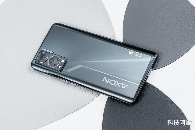 20GB+256GB+6400万,仅需2798元,屏下摄像头顶配旗舰跌至新低价