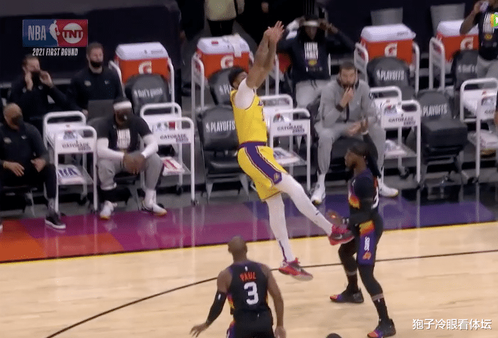 湖人隊|湖人贏球功臣！30分鐘0分 正負值+19最高 犧牲數據鐵血防守太強硬