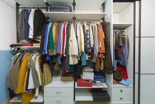 进门一个开放式厨房，亲戚说好好的房子毁了，有那么严重吗？