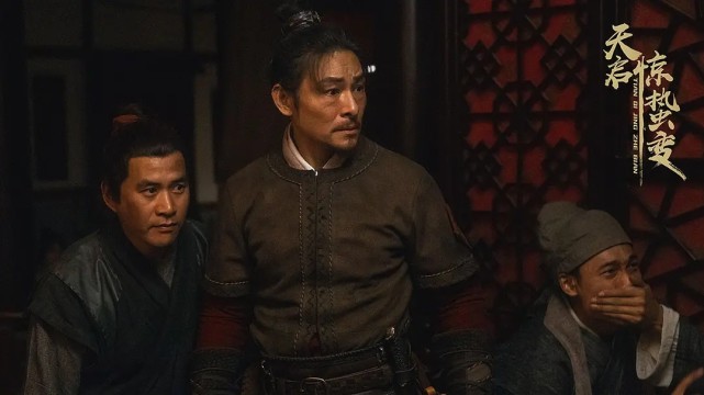 李子柒|《天启惊蛰变》上映，天灾异变虫奴袭城，杜奕衡演绎古装版釜山行