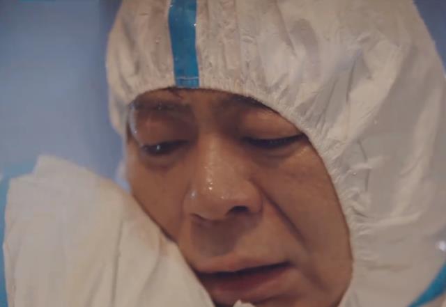 张艺上|贾玲新片上映4天,斩获5亿票房,豆瓣口碑却高糊预警了,大片差评