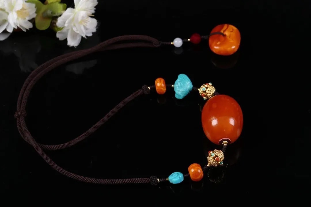 雕刻|聊聊红皮老蜜蜡