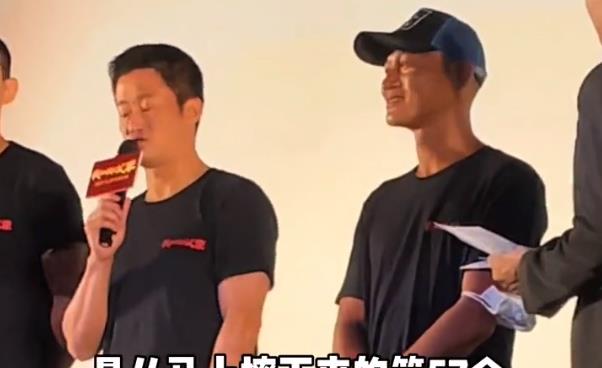 花匠小美 零片酬演《我和我的父辈》，摔到肋骨还继续演，这位43岁戏骨火了