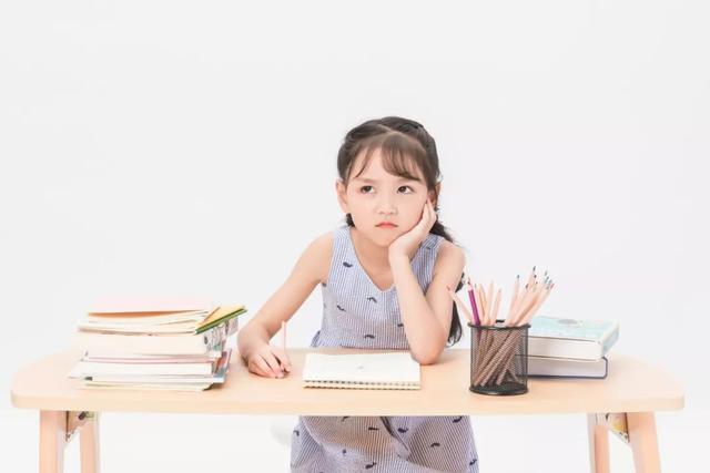 涵妮妈妈育儿经|写作业拖拉？四步法让孩子自主写作业，实现真正的“100分”作业