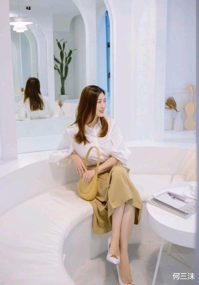 何三沫|把简约的衬衫穿对了，不仅精致减龄，还会呈现优雅的气质