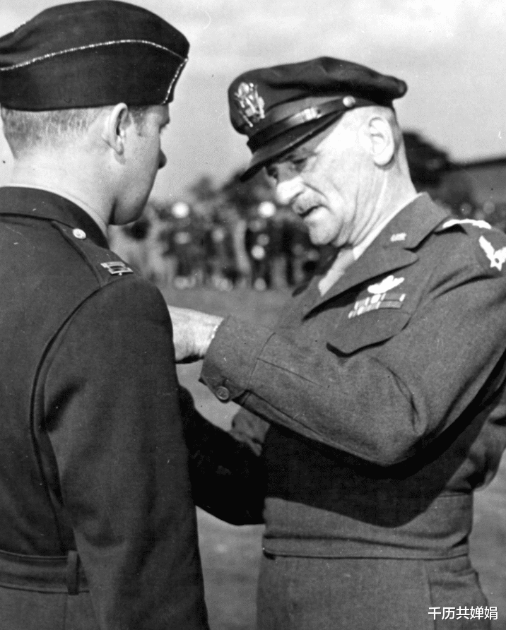 美国空军|二战中的美国空中悍将，美国空军的缔造者，空军参谋长斯帕茨