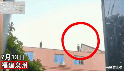 果爸话生活|不给买5000元手机，15岁女孩跳楼：父母的无私，培养了自私的孩子