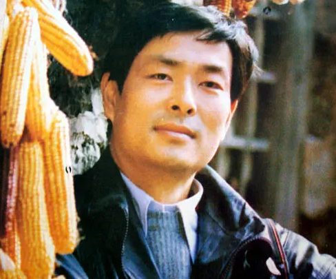 濮存昕|孝顺的濮存昕：悉心照顾病母和弟弟的遗孀，成父亲最大的骄傲