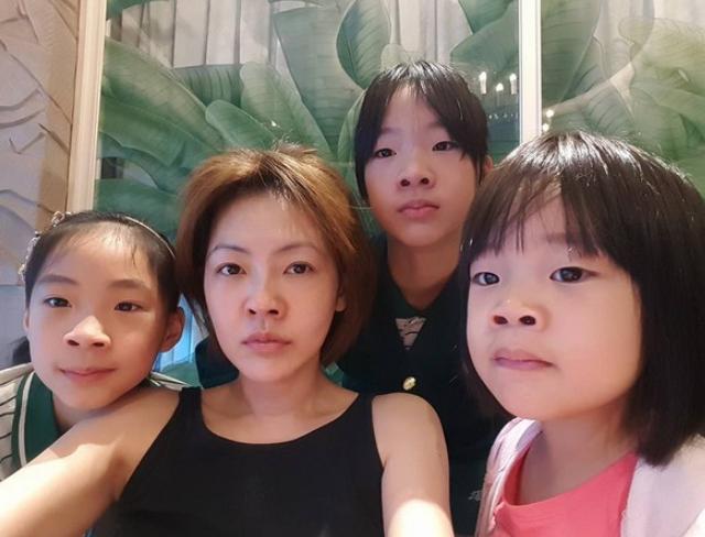 小S|小S深夜发文回应身材走样：老娘已经43岁，腰间有点赘肉不行吗