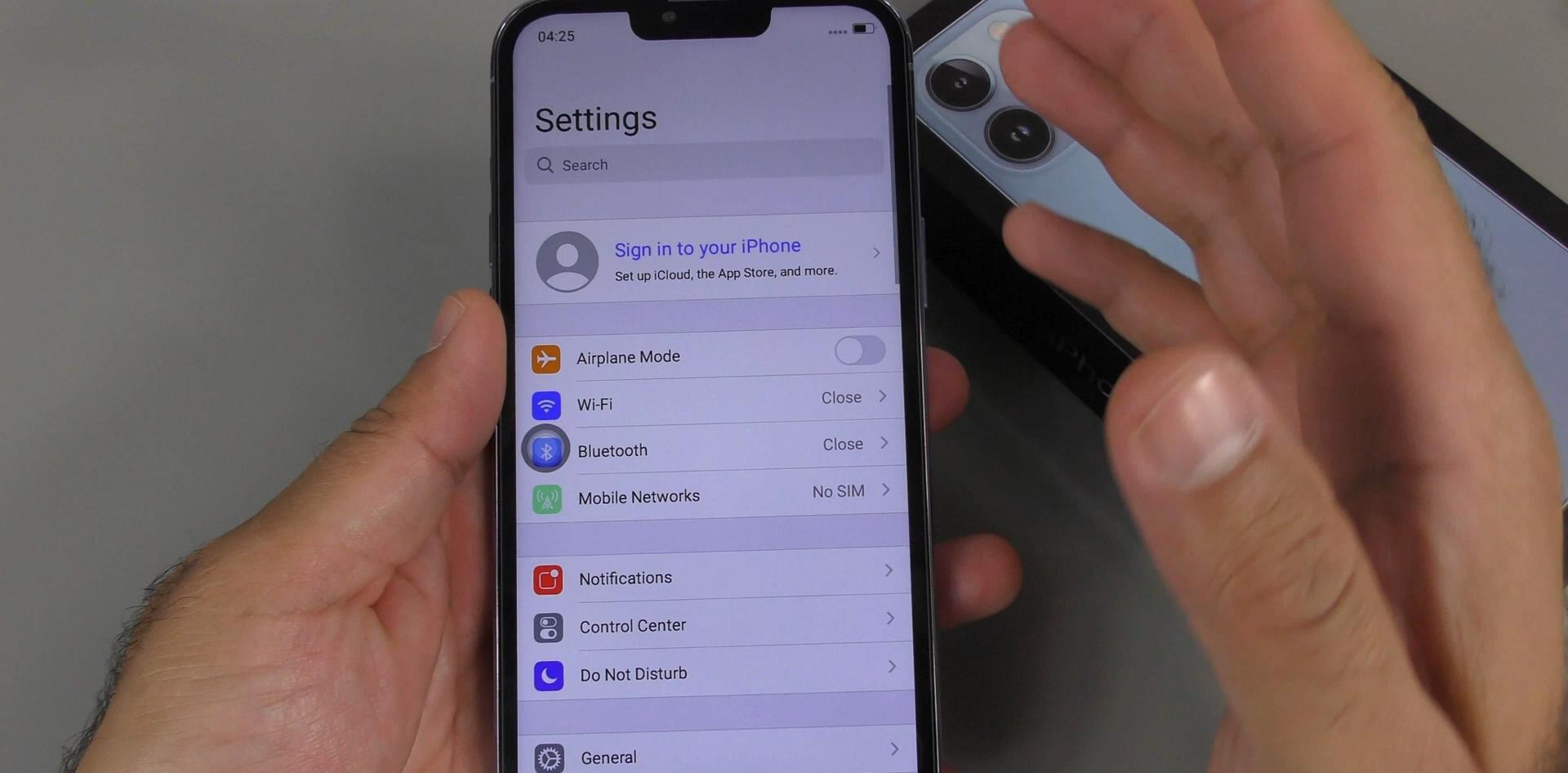 iPhone|老外开箱中国制造的山寨iPhone13ProMax：外观逼真，功能相似