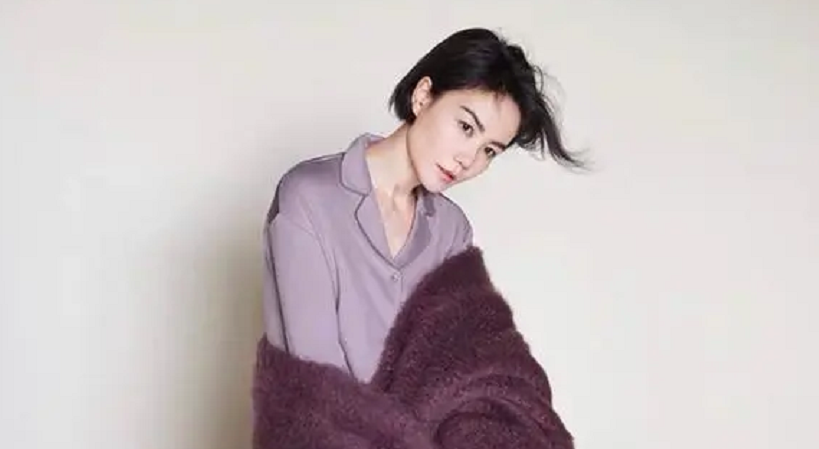 王菲|51岁王菲久违露面！一身黑衣配利落短发尽显中性美，比谢霆锋还帅