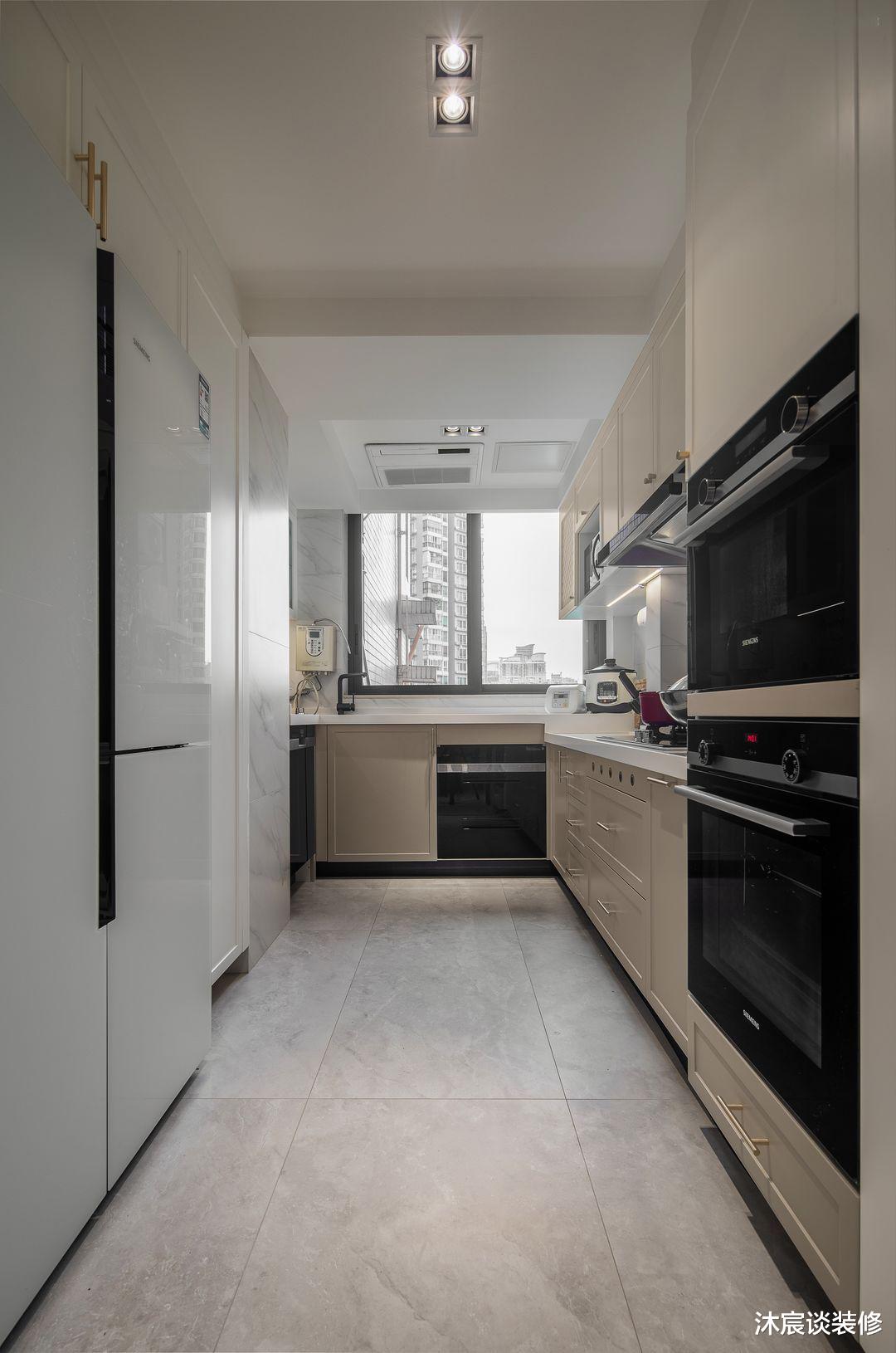 50岁阿姨太让人佩服，自己改造新家，场面很温馨，活出想要的样子