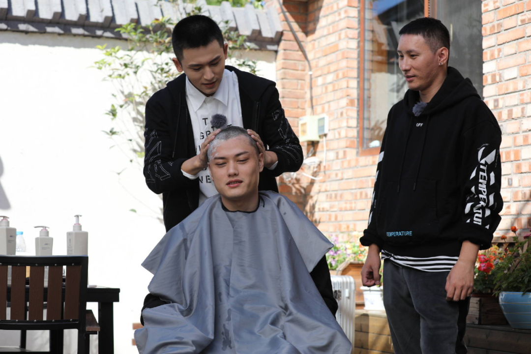 张哲瀚|张哲瀚的发小火了，聊聊那些年谁陪你一起疯一起戴过首饰