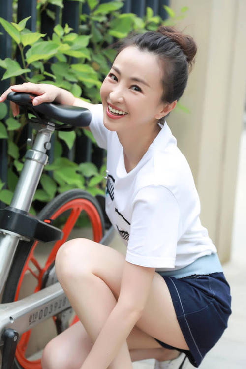 林静|她从空姐转行当演员，出道18年不炒绯闻，40岁了还没结婚