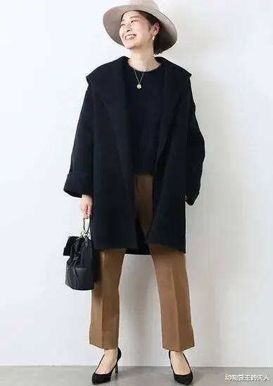 动物园主的夫人 日本博主街拍汇总 冬季大衣里面怎么穿