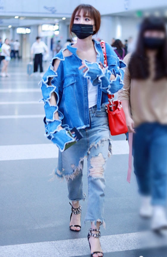 闲鱼有话说 蔡依林彻底放飞自我，一身衣服“破”到令人心疼，这时尚好难懂