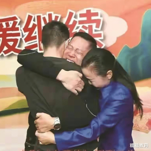 姐姐|孙卓姐姐孙悦回国与家人团聚，留学费用高昂，本科学历引发关注