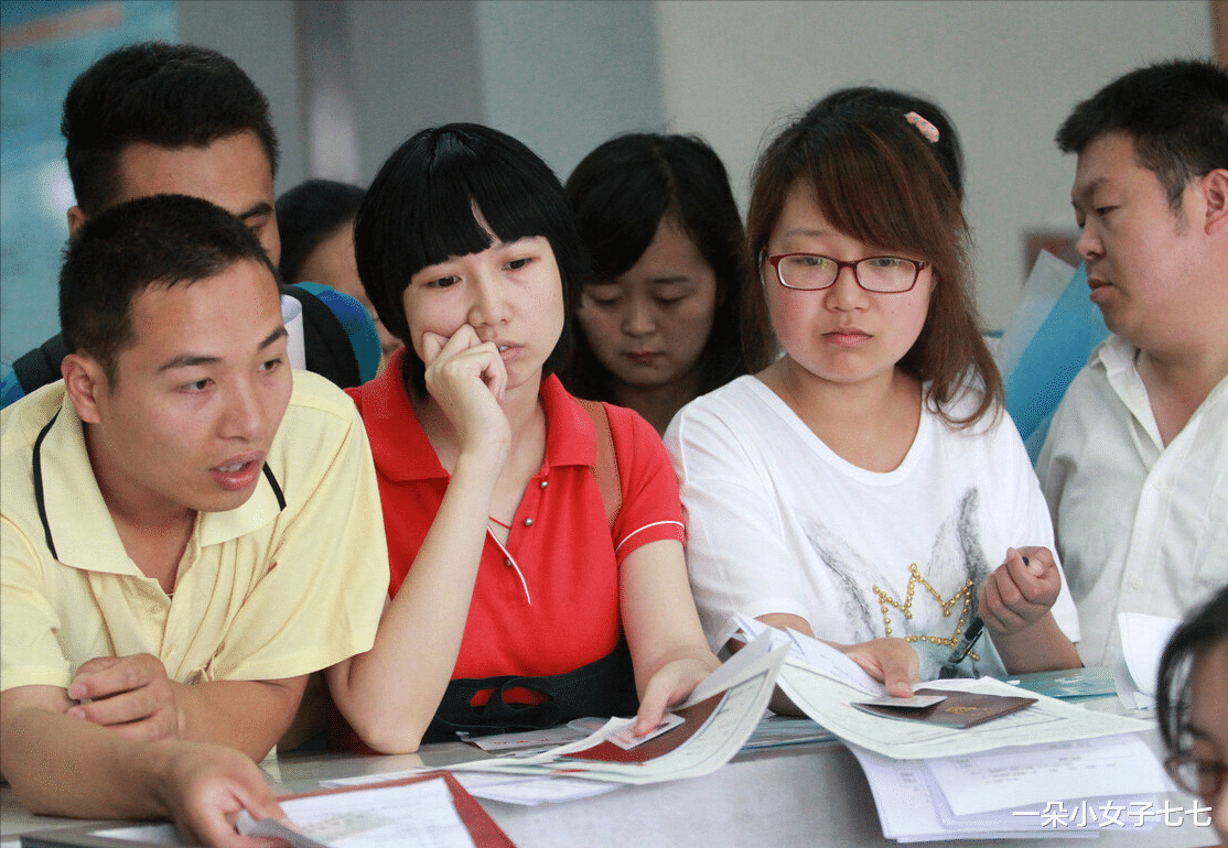 正处级公务员,退休后养老金高达1万?网友:现在考来得及吗