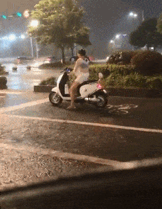 鞠婧祎|“只要胆子大，老师休产假，大学时的终极梦想！”