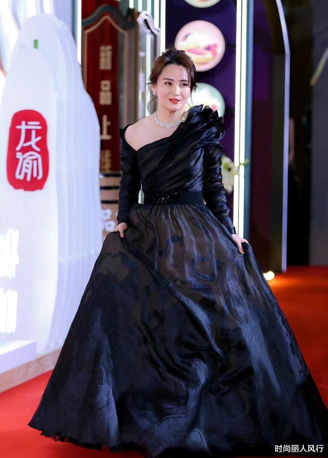 张子枫|今晚两大红毯要封神！张子枫穿礼服成最大赢家，刘敏涛成功装嫩