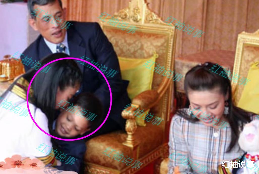 思蕊梵|3岁提帮功聪明伶俐，一头扑进思蕊梵怀里，高冷泰王被儿子逗笑