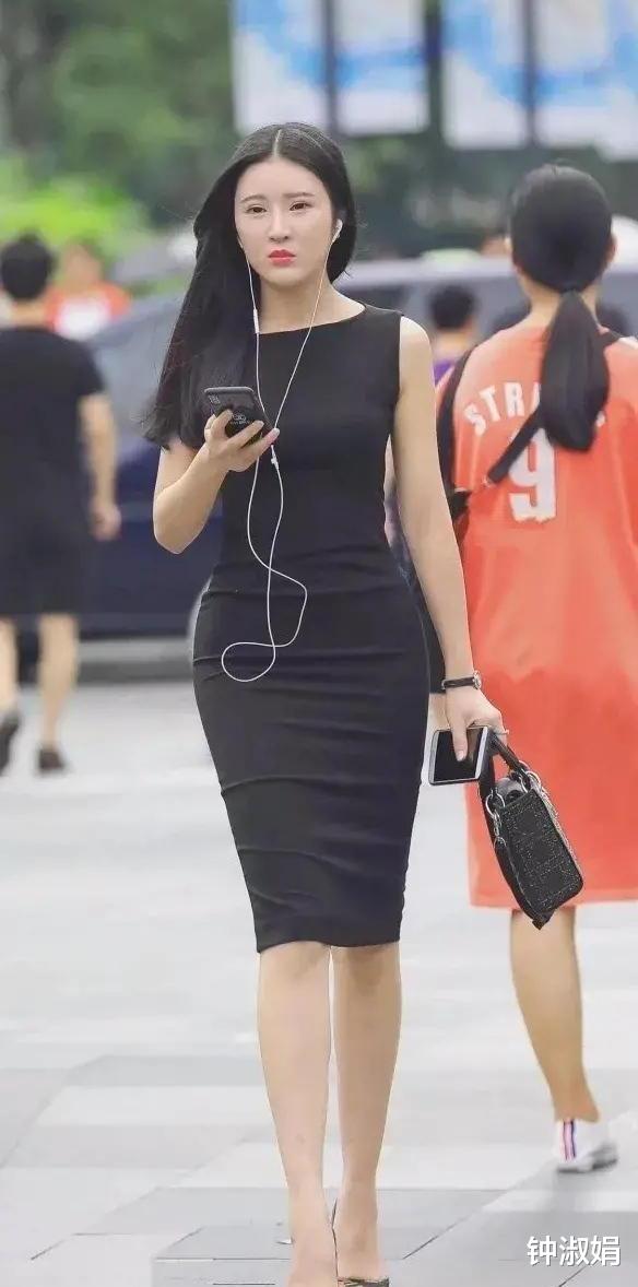 |酒杯形身材的魅力在于穿着时尚,瘦身修身效果最佳!