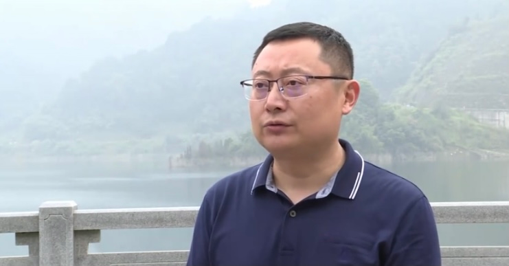 |在饮用水水源地垂钓，违法！