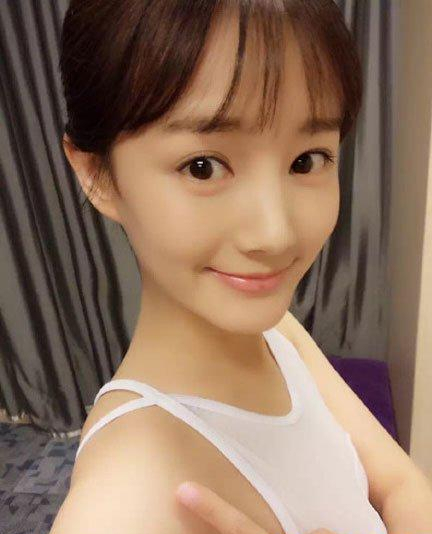 冯绍峰|她是赵丽颖的替身，趁颖宝怀孕期间狂拍15部女主，如今是当红小花