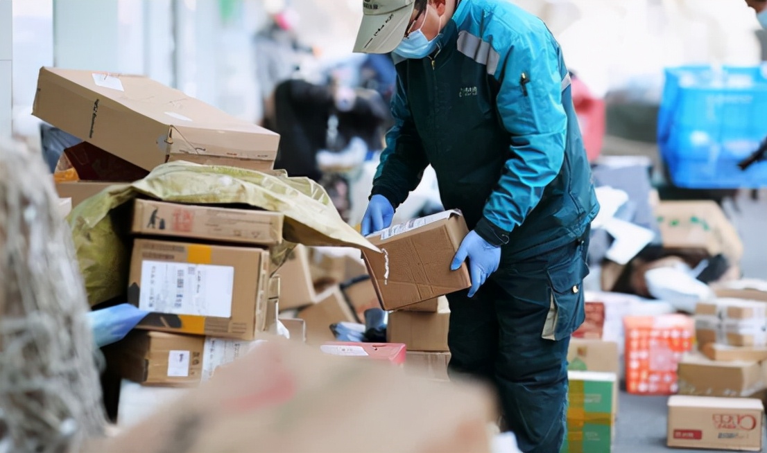 京东|电商风向变了?京东唯品会做出两个极端,网友:消费者大利好