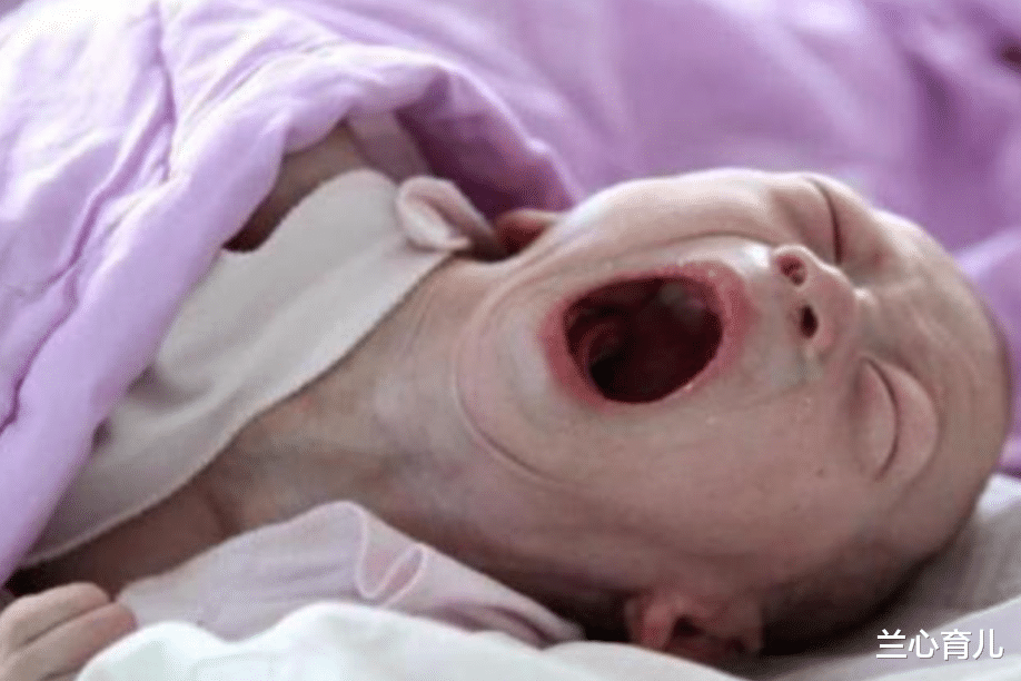 兰心育儿|孙子哭个没完，爷爷失控将其摔在地上，父母发现时娃已没了呼吸