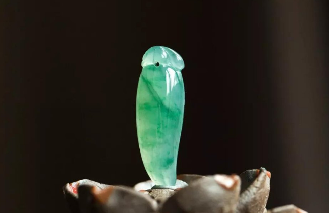 翡翠|翡翠替身你见过吗？单看外表像得不行，价格却天差地别