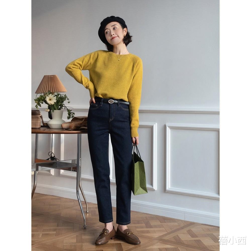 蓓小西 阔腿裤已经out了，今年流行“牛仔裤”，搭配针织衫、外套真洋气
