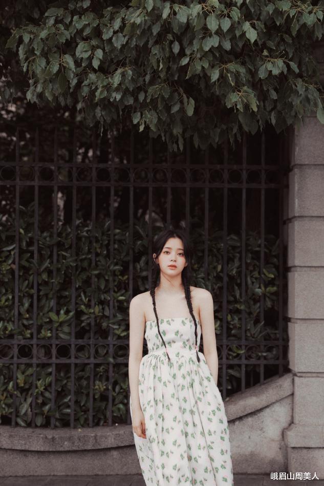 峨眉山周美人|张子枫欧阳娜娜合体拍大片，甜美少女×清澈少年，青春气息满满