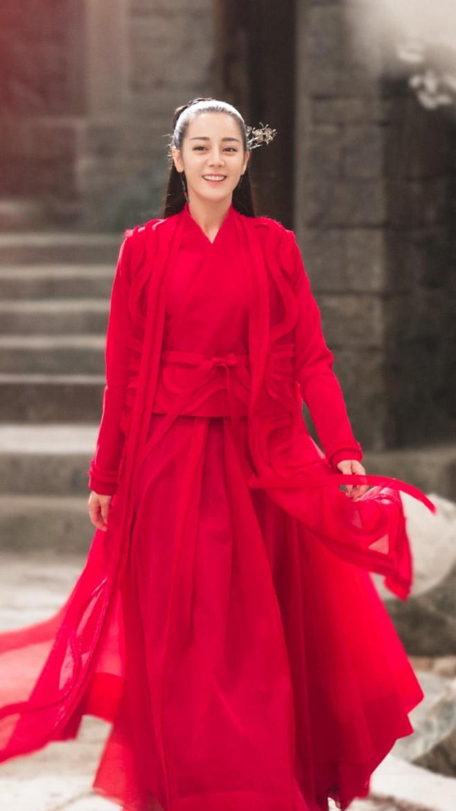 迪丽热巴|终于扬眉吐气，热巴最新古装美出新高度，再没人说她男扮女装了