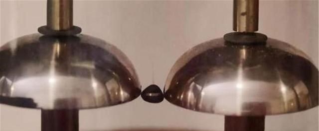 电池|走近电池：曾有两块干电池在180年间，驱动电铃敲了100多亿次？