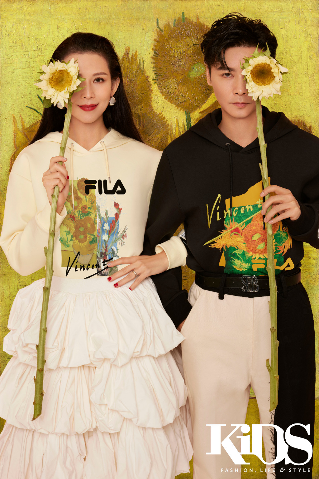 长月烬明|张晋蔡少芬全家拍封面大片，姐弟三人性格迥异，鱼蛋烫卷发超时髦