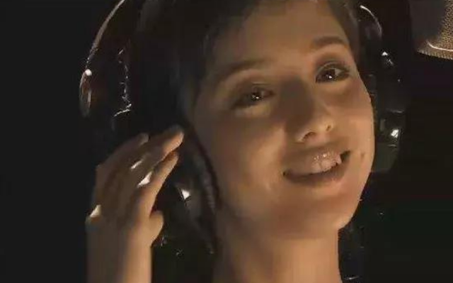 佟丽娅|有一种“偏心”叫佟丽娅父母，给了妹妹盛世美颜，姐姐却像路人