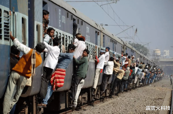 超越中國？印度高鐵欲一較高低，運營僅僅2小時，車廂因撞牛報廢-圖4