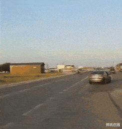 酒店卫生间开始有这种椅子了？这是用来干什么的？