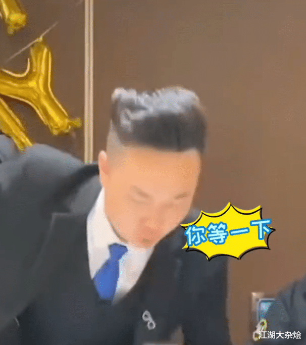 江湖大杂烩 河南平顶山：男子被朋友劝酒，当场掏出头孢一口吞下