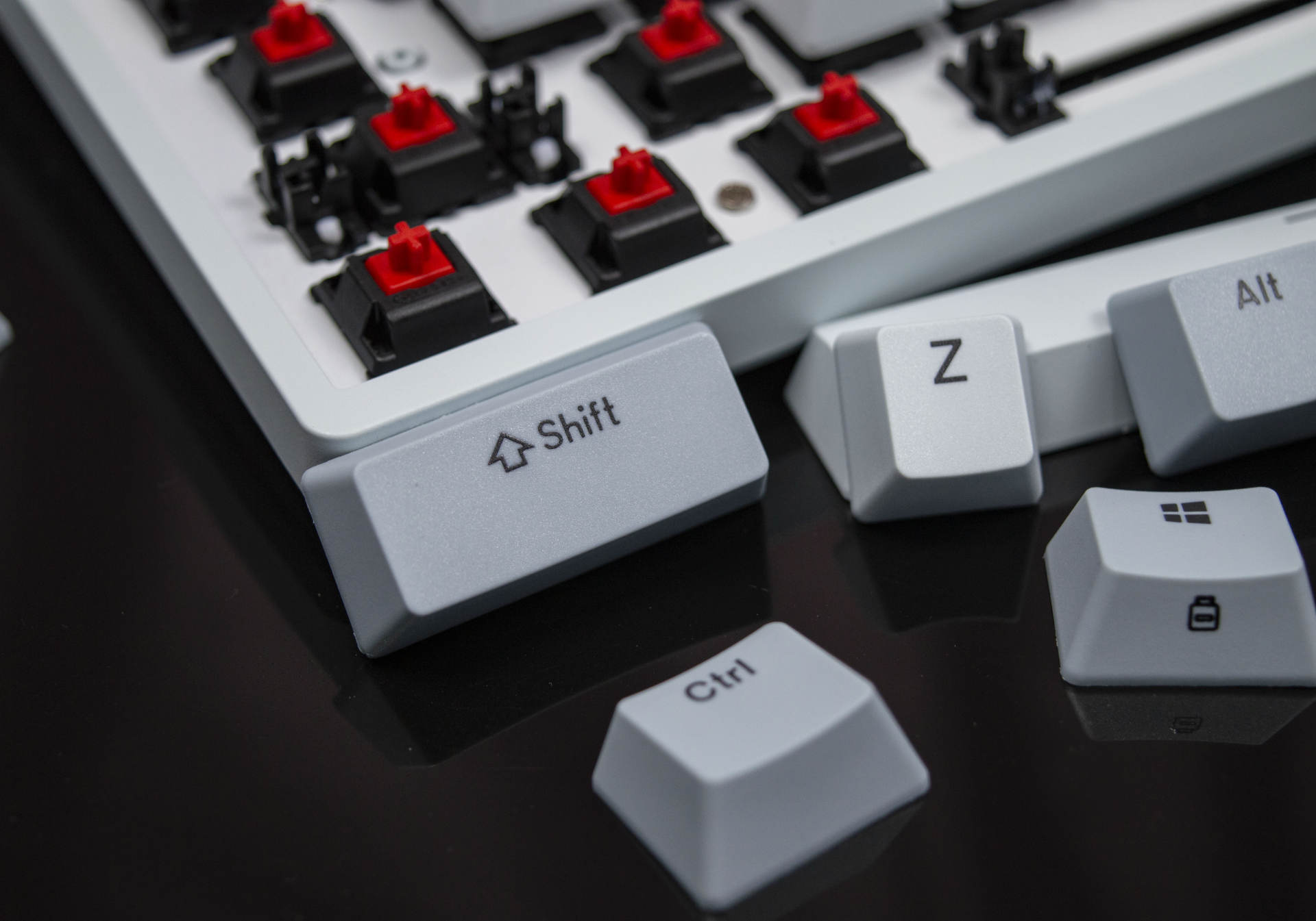 機械鍵盤|耐看百搭: 杜珈金牛座K320淺霧藍Cherry紅軸機械鍵盤開箱